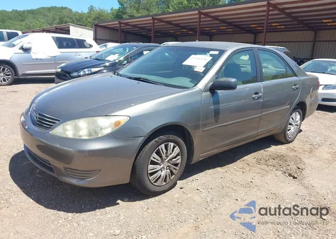 2005 Toyota Camry Std z USA, uszkodzony, nr VIN 4T1BE32K35U970060